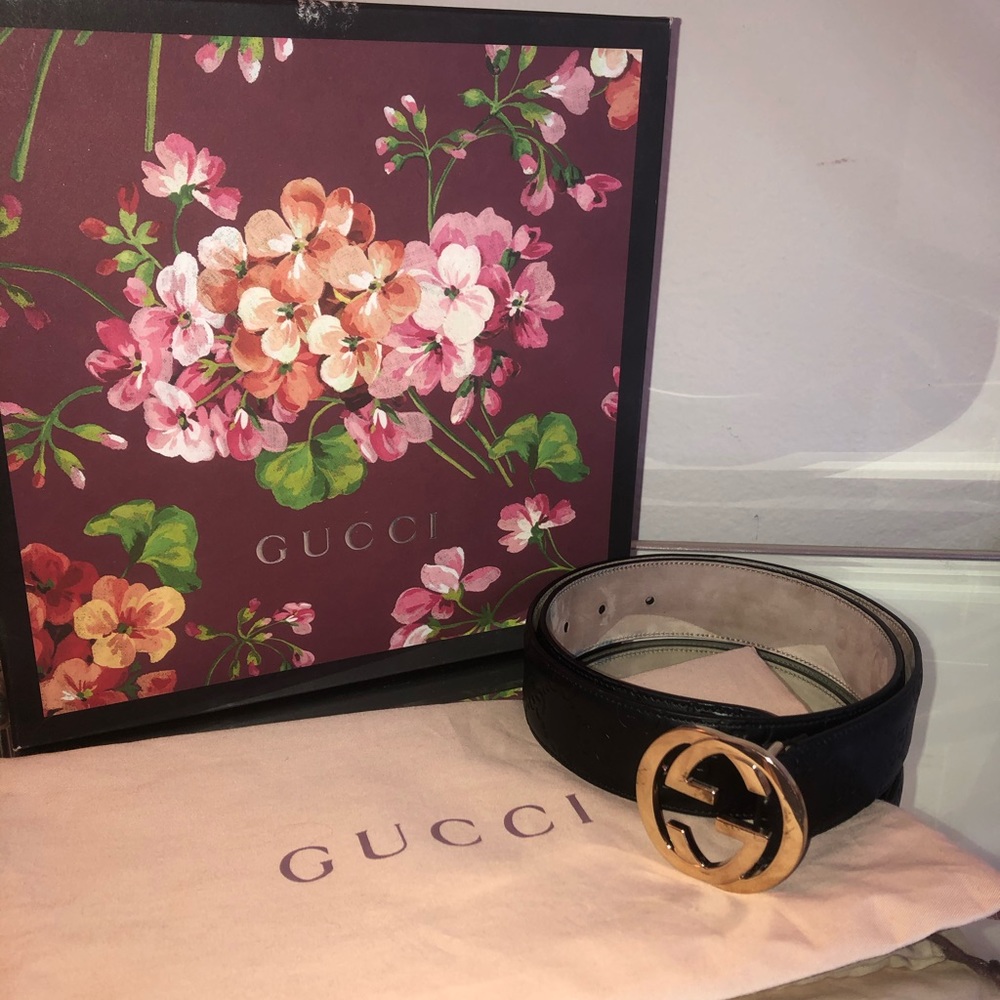 ❤️SOLD❤️Authentic Black And Gold Gucci Belt - Picture 1 of 16